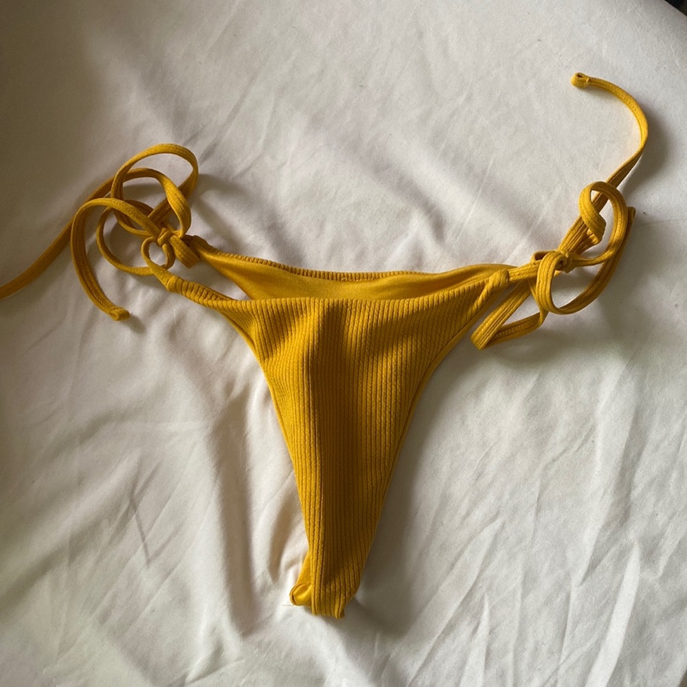 Cutest yellow thong bikini💛